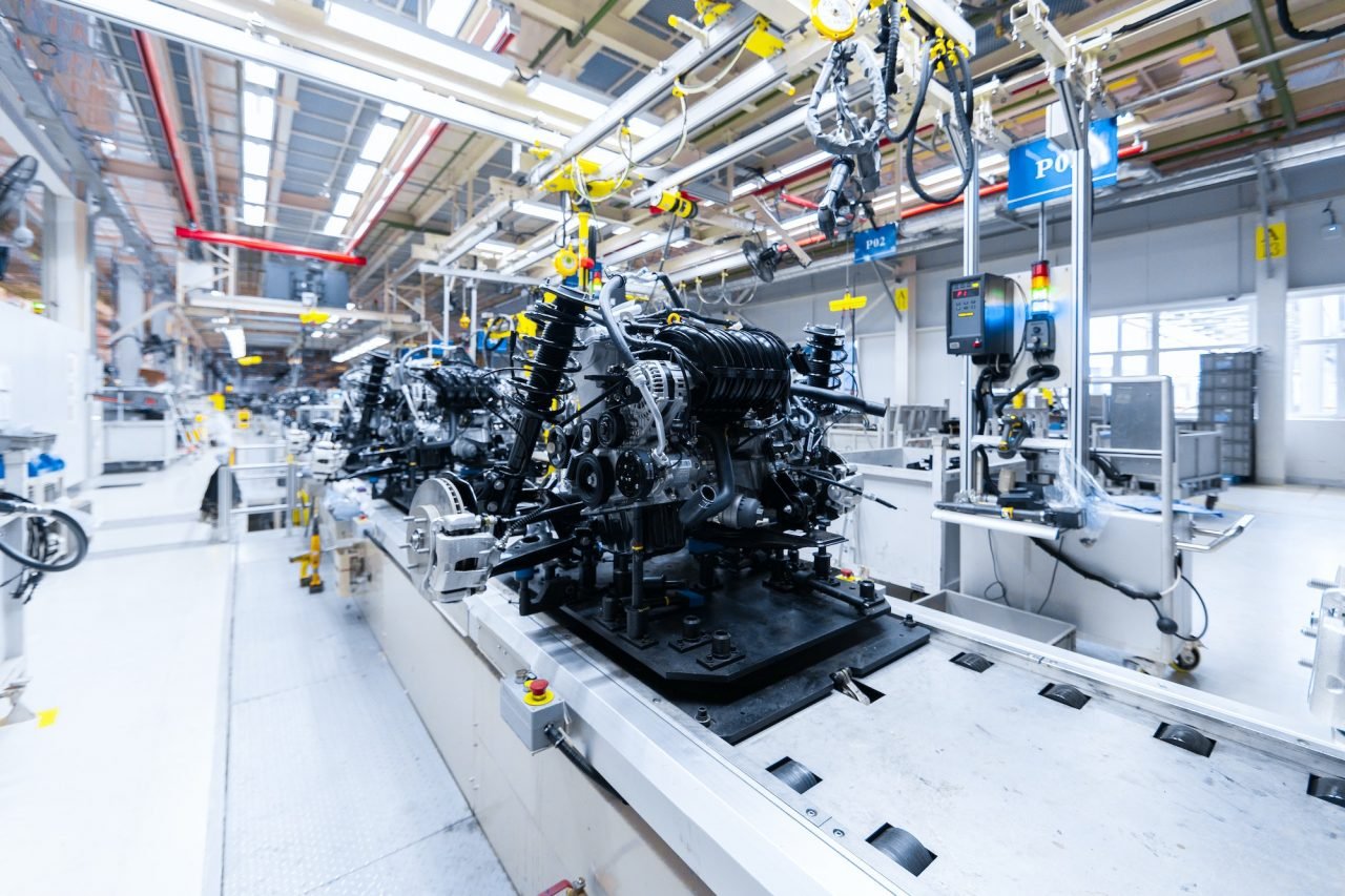 automotive-mechanical-assembly-engine-transmission-suspension-and-breaking-system-automotive